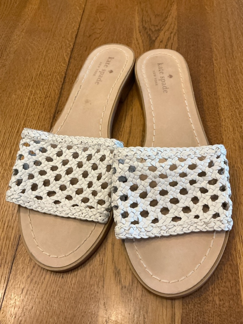 Woman’s kate spade white leather weave slides. Size 9. 1” heel. Stacked heel. - Picture 2 of 7